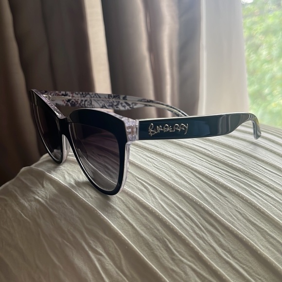 Sunglasses - Picture 2 of 4